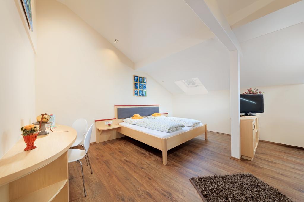 Erkheimer Landhaus Szoba fotó